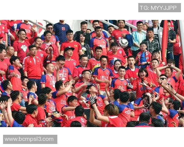 建业与申花激战正酣赛季关键战役结果揭晓引发热议